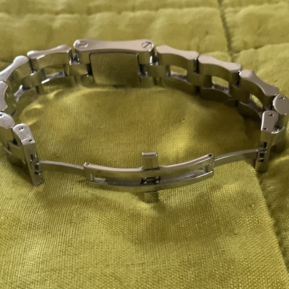 Gucci Watch - Authentic - Picture 3 of 4